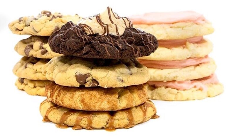 Crumbl cookies opens in oshkosh