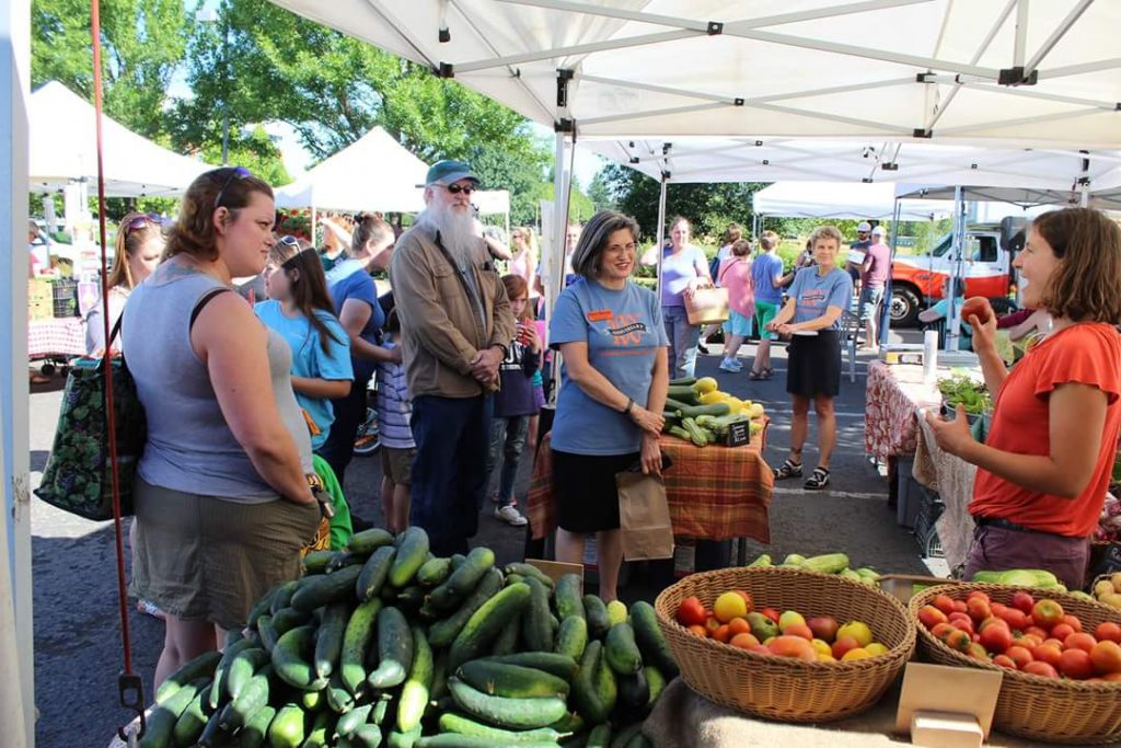 The focus at maple hill farm know your farmer know your food