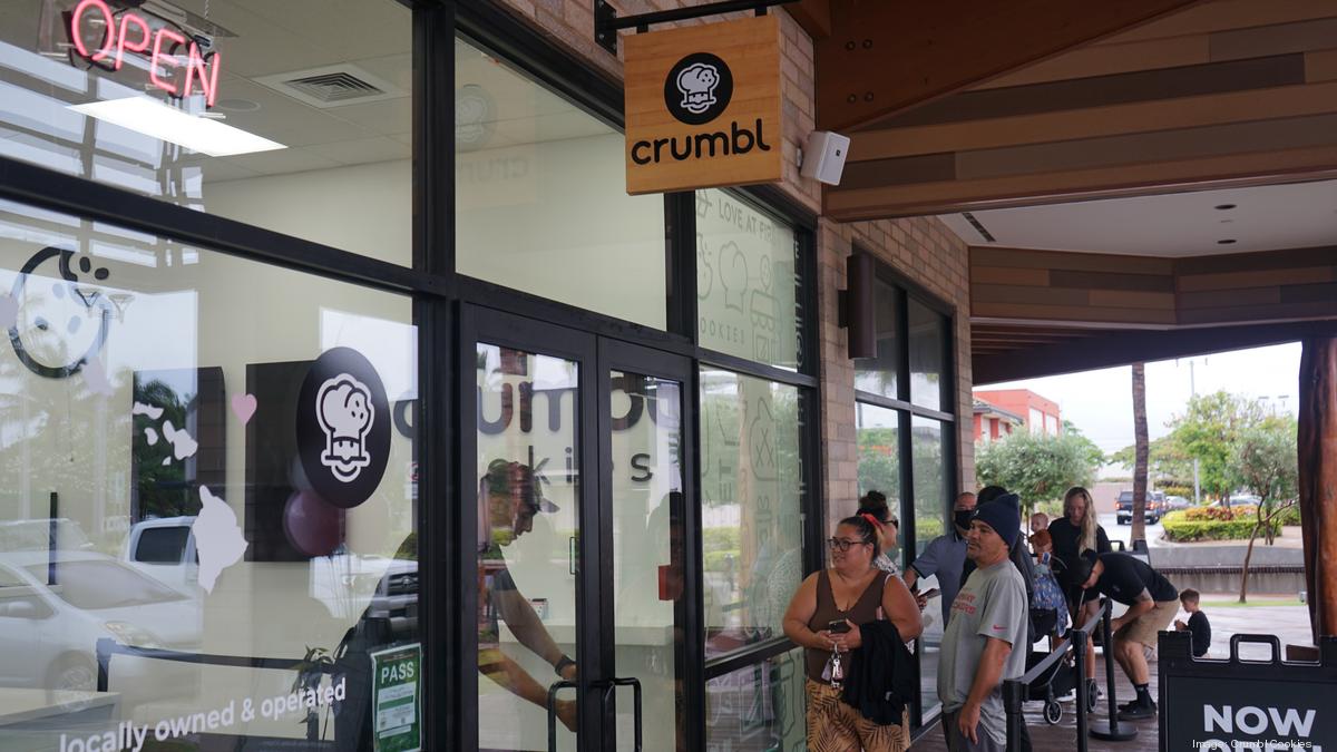 Crumbl cookies opens in oshkosh