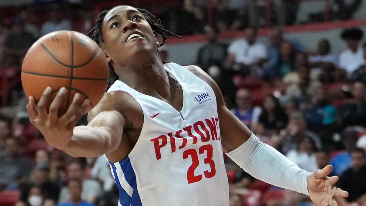 Sources - Pistons' Jaden Ivey has broken fibula in left leg - ESPN