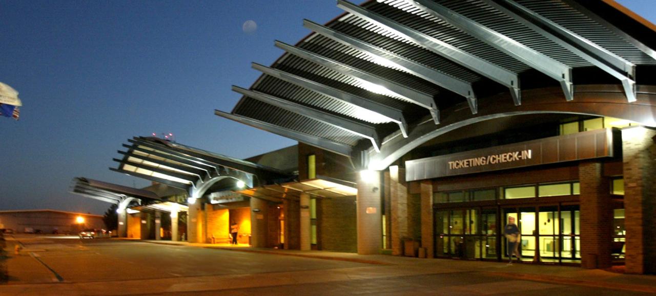 Appleton airport director named wi aviation person of the year