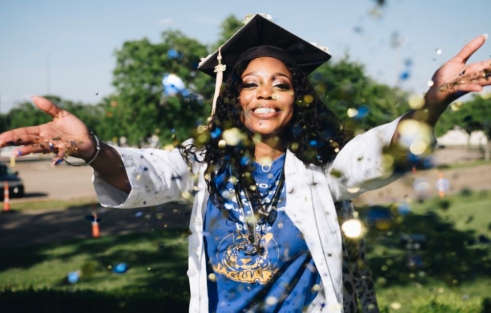 Peer mentors ease stress for new nursing students